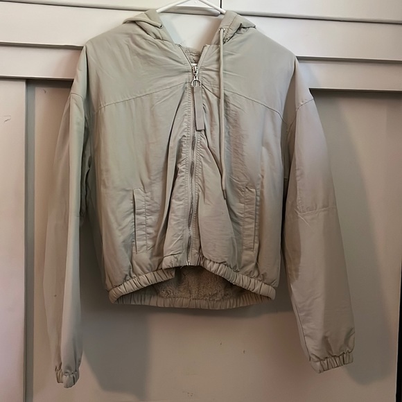 Cropped Jacket - Picture 1 of 4